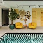 Ella Hotel 3*
