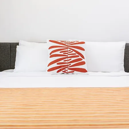 Ella Hotel *