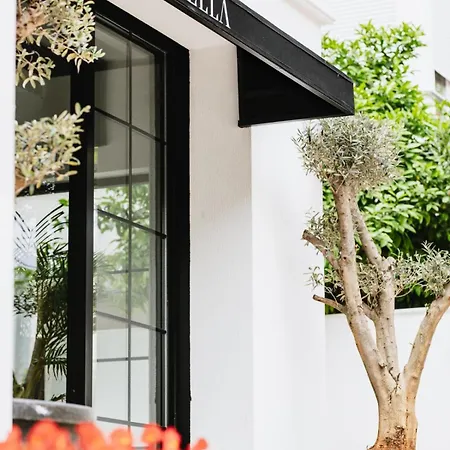 Ella Hotel *