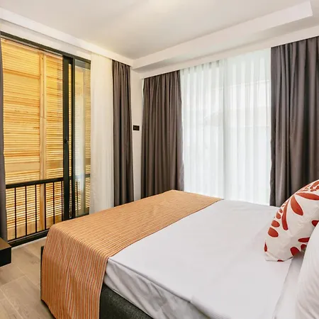 Ella Hotel *