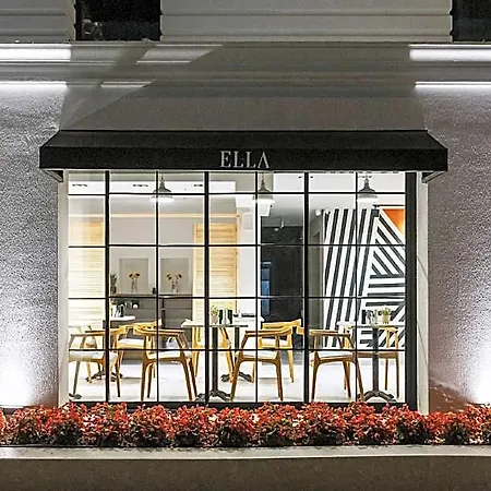 Ella 3*